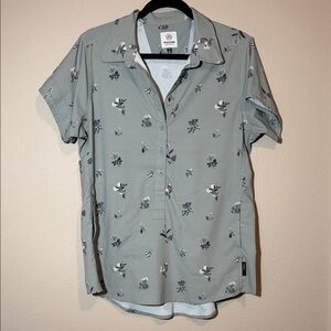 Flylow, Floral 1/2 Button Down Shirt in minty green, size Large, Golf, travel